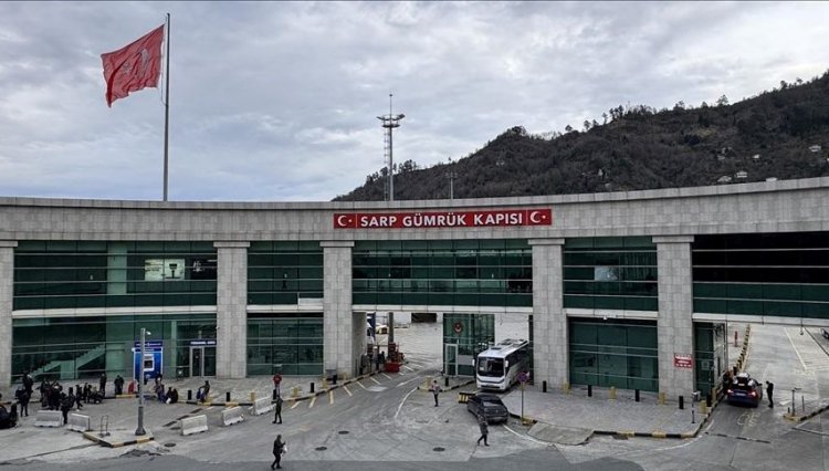 Sarp Sınır Kapısı’ndan TIR geçişlerinde rekor