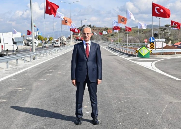 Bakan Uraloğlu: Çelik ağ uygulamasıyla Türkiye’nin yol güvenliğini sağlıyoruz