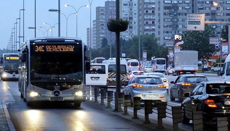 İBB’nin öğrenci indiriminde yaş kısıtlamasına tepki