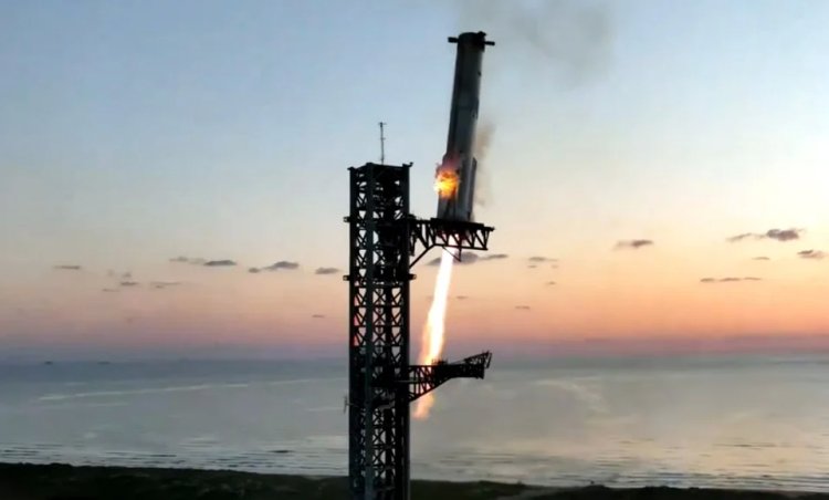 SpaceX, Starship roket güçlendiricisini iniş pistinde yakalamayı başardı