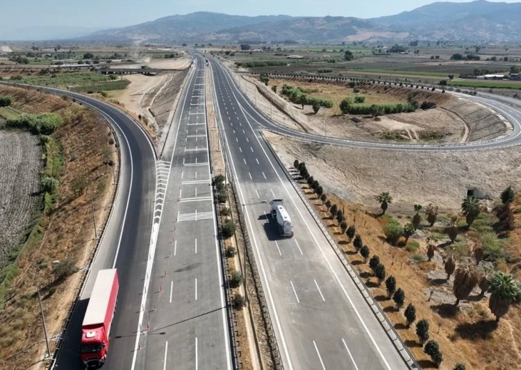 Aydın-Denizli Otoyolu 17 Ekim’de trafiğe açılacak